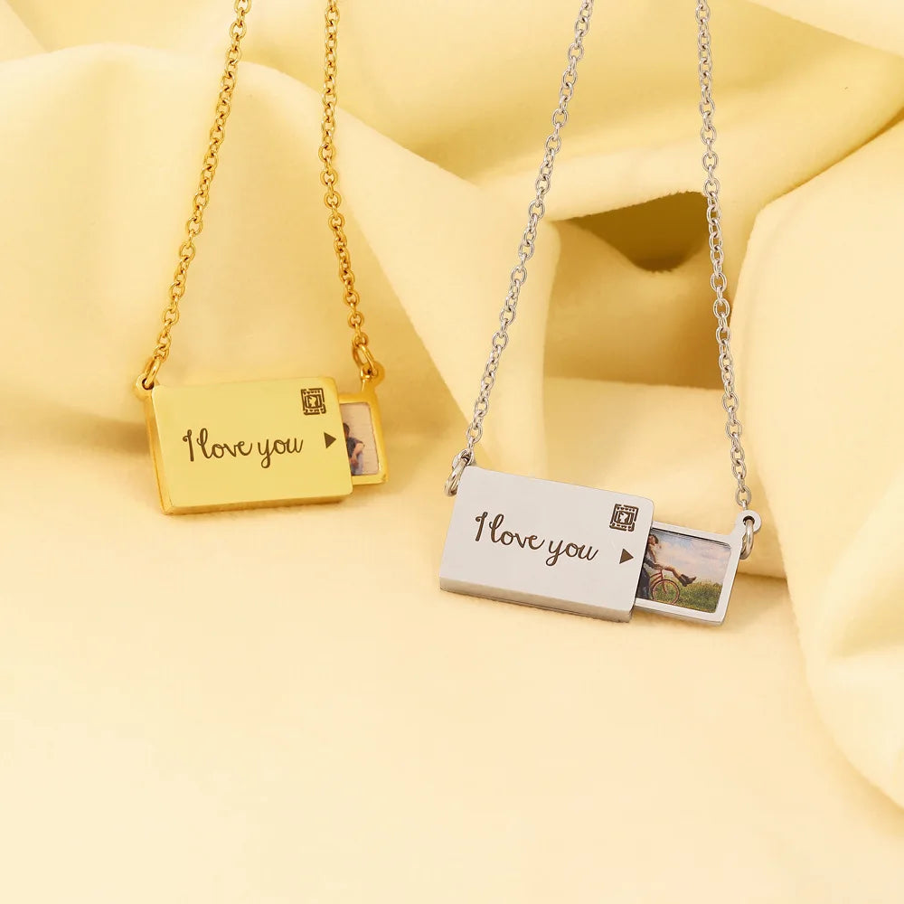 Drop Shipping Custom Stainless Steel Necklace  Envelope Photo Necklace Fashion New Design Gold Letter Pendant Necklace