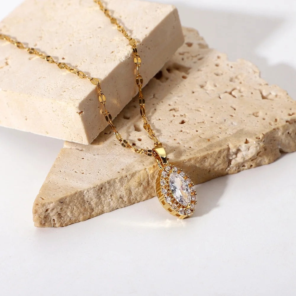 Oval Shaped Gold Necklace 18k Elements Stainless Steel Crystal Necklace Pendant Bling Necklaces for Women