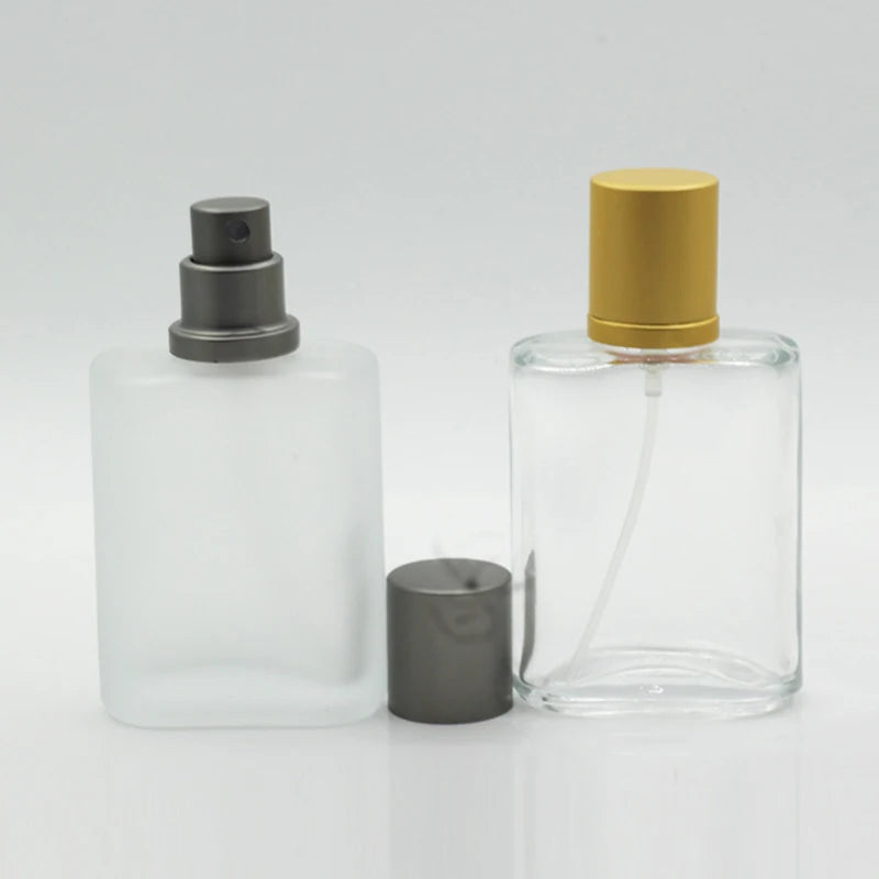 Classic Refillable 30ml/50ml Frosted Clear Square Perfume Glass Bottles with Screw Cap Screen Printing Gold/Silver Finish