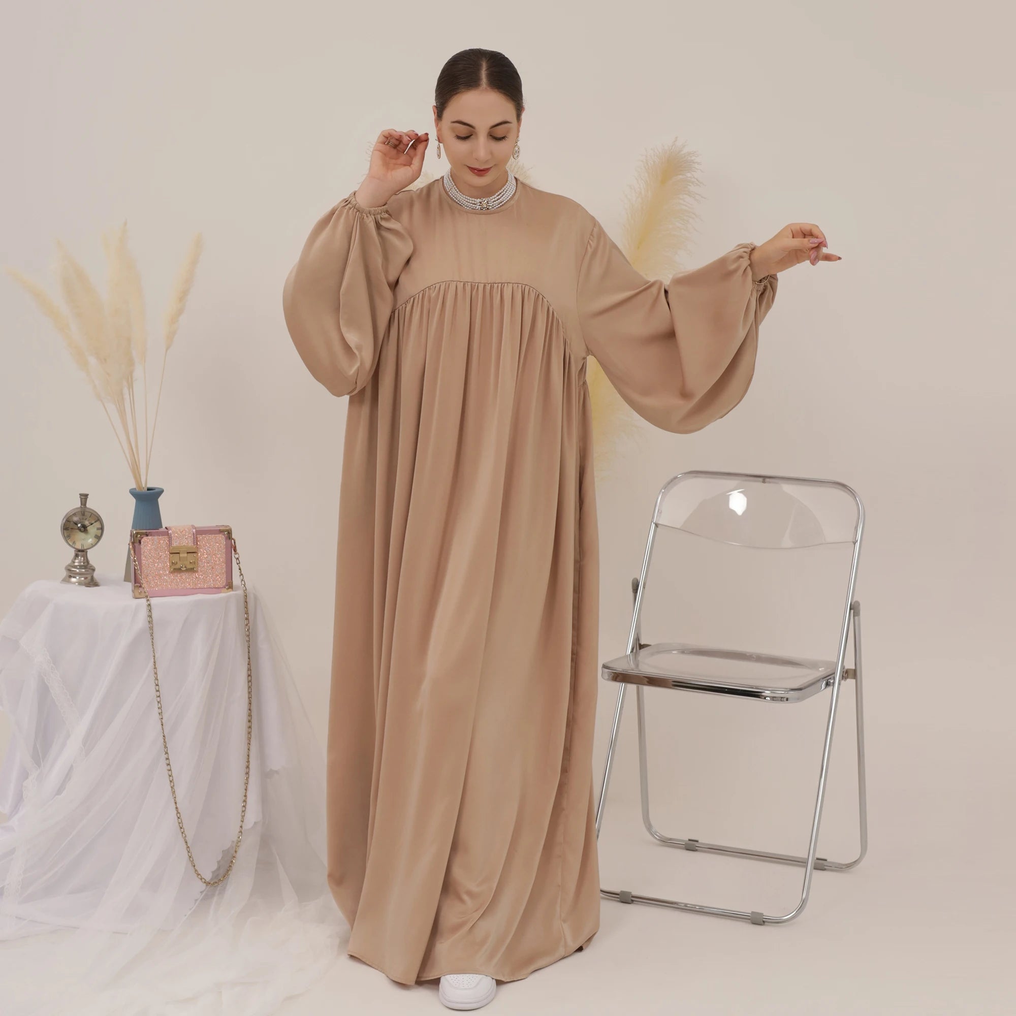 2026 Loriya Wholesale Islamic Clothing Abaya Dubai Women Muslim Dress Puff Sleeve Satin Plain Abaya Traditional Muslim Clothing