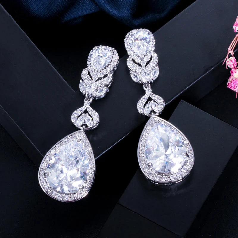Elegant Water Drop Shaped Cubic Zirconia Crystal Women Dangle Hanging Bridal Long Earrings Luxury Wedding Jewelry for Brides