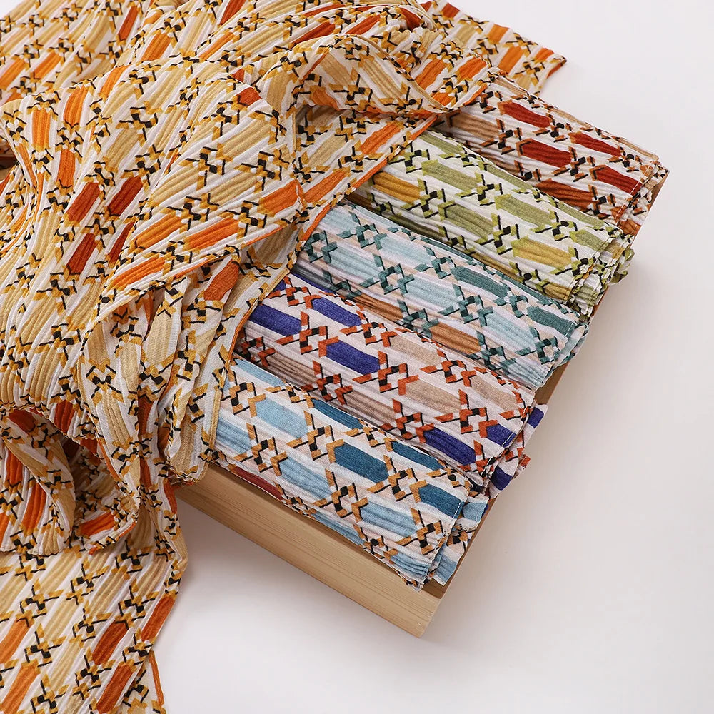 Fashion Muslim Ladies Chiffon Stripe Printed Hijab Scarfs and Shawls Crepe Chiffon Material Pleated Crushed Newest Design