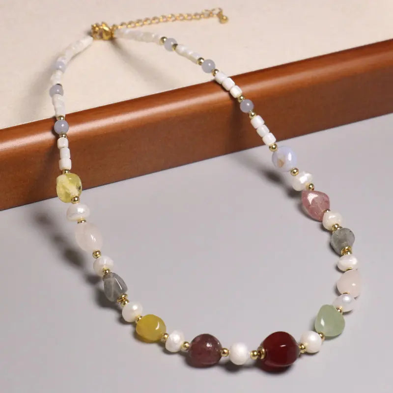 Dainty Semi-precious Gemstone Choker Strawberry Crystal Red Agate Beaded Necklace Shell Beads Adjustable Jewelry for Women Gift