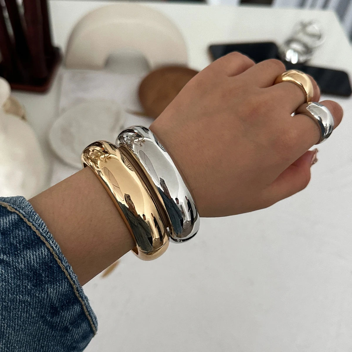 Minimalist Design Arc-shape Smooth Wide Bangle Bracelet for Women Trendy Lady Spring Cuff Bracelet on Wrist Fashion Jewelry Gift