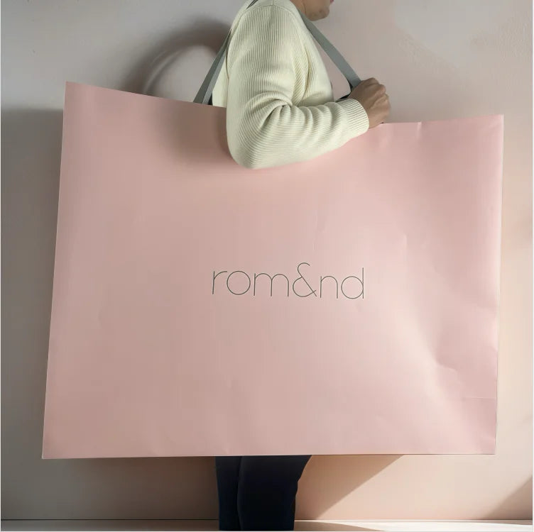 Custom Printed Luxury Boutique Clothes Retail Shopping Paper Packaging Bags for Clothes With Your Own Logo Oversized Paper Bag