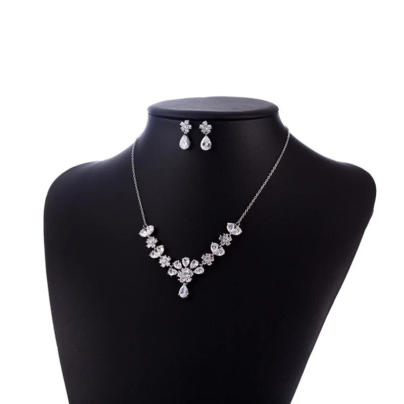 Wholesale Luxury Waterdrop White 3A Zircon Necklace and Earring Set Simple Design Vintage Style for Wedding and Party