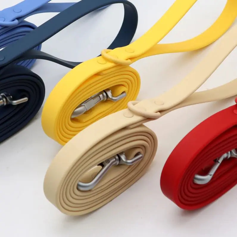 Custom 17 Multicolor Dog Leads Luxury Outdoor Running Walking Pet Leash Waterproof PVC Coated Webbing with Rivet Decoration