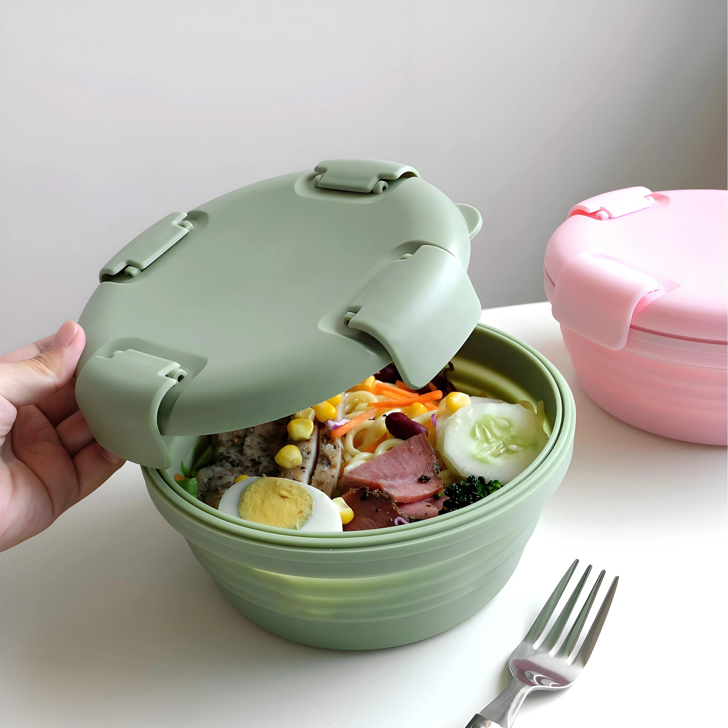 Hot Selling Round Food-Grade Silicone Kids Lunch Box Eco-Friendly and Microwave Safe Easy to Clean for Household Use