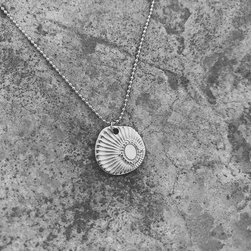 New Arrival Dainty Stainless Steel Beaded Chain Women Jewelry Hypoallergenic Silver Shell Pendant Necklace