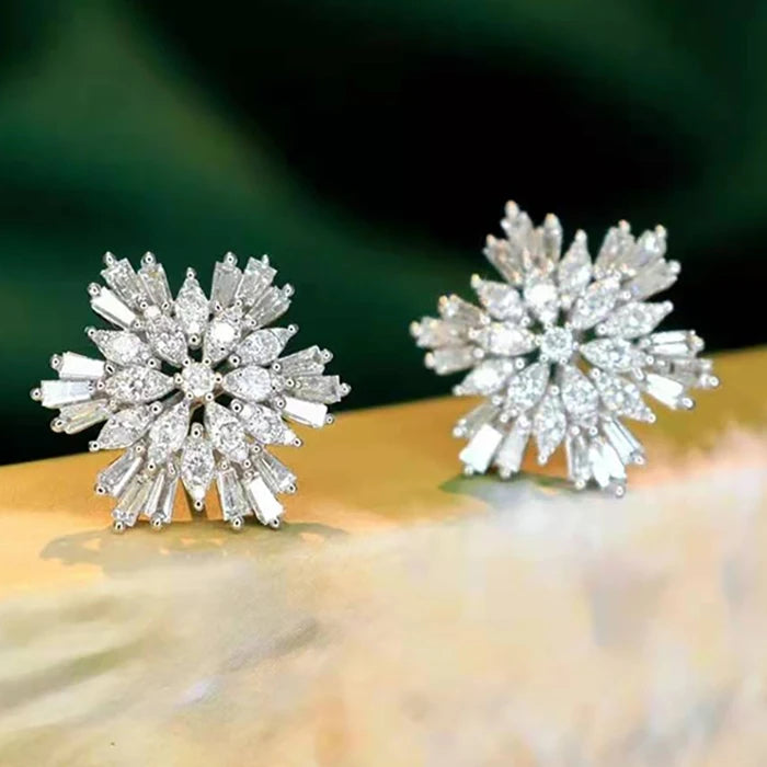 CAOSHI Delicate Female Big White Stone Stud Earrings Winter Cluster Snowflake Style Zircon Stone Flower Ladies Bridal Earrings