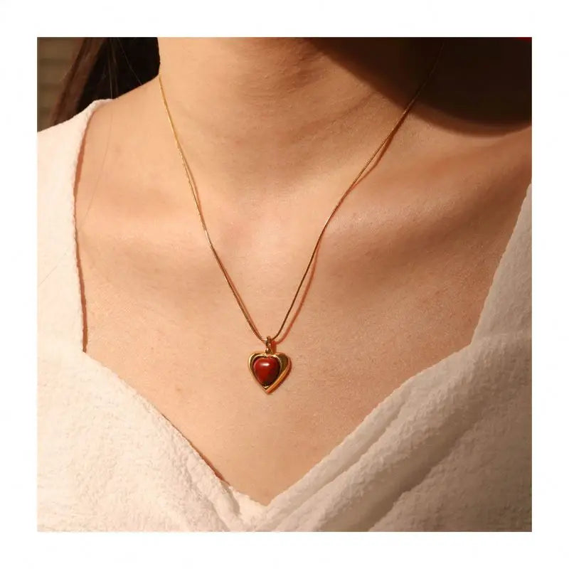 Chris April 316L Stainless Steel 18k PVD Gold Plated Natural Synthesis Gem Heart Pendant Necklace with Snake Chain