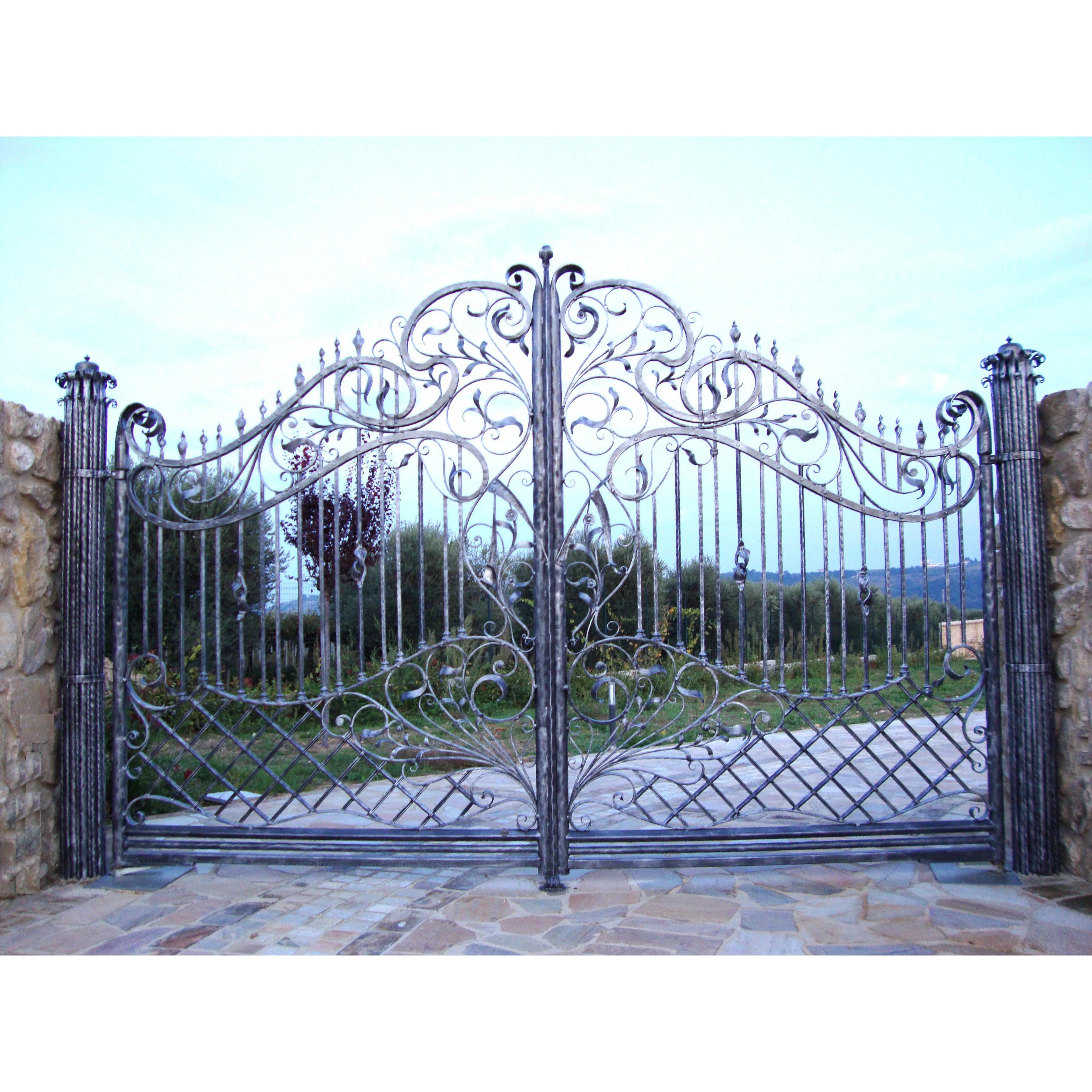 Ornamental Hand Forged  Wrought Ironworks Pictures Iron Gate Design Swing Painting Courtyard European Style