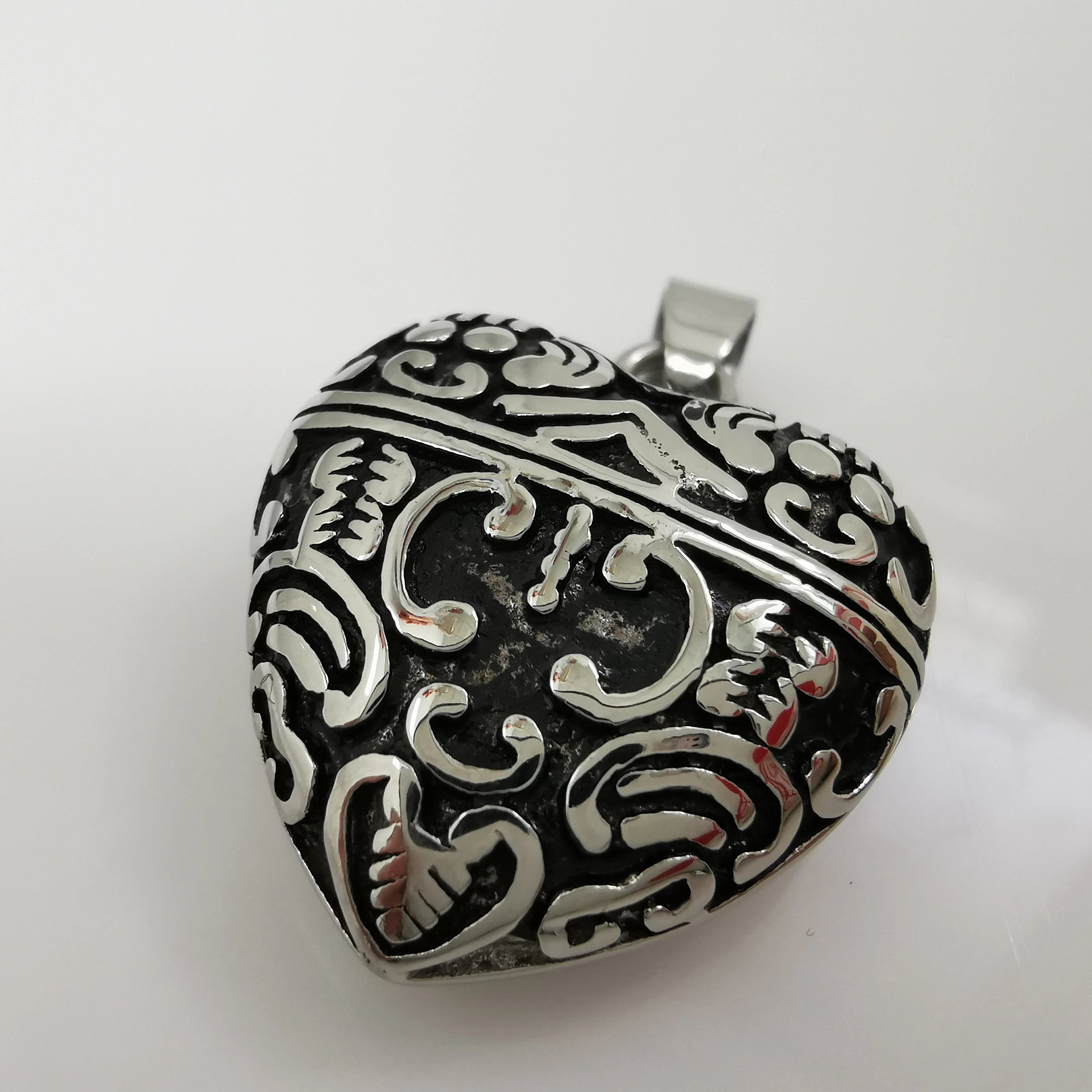 Stainless Steel Celtic Heart Ash Urn Pendant Cremation Jewelry Claddagh Ash Keepsake Memory Religious Heart Cremation Urn Ashes
