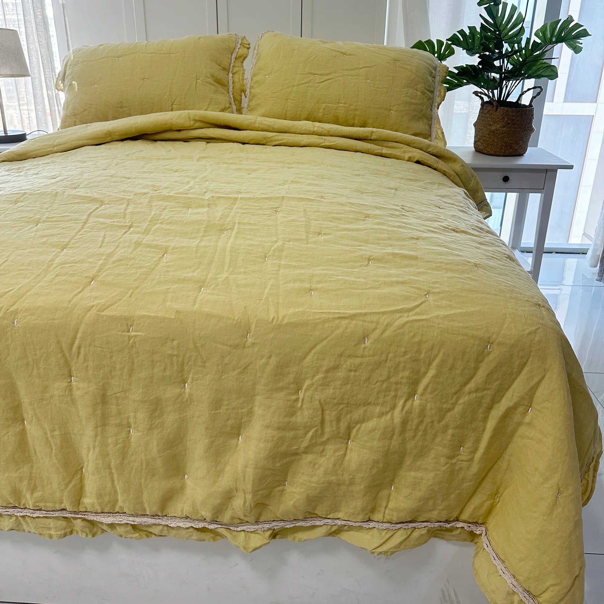 Luxury Wholesale Design Embroidery Linen Comforter Home Bedding for All Season