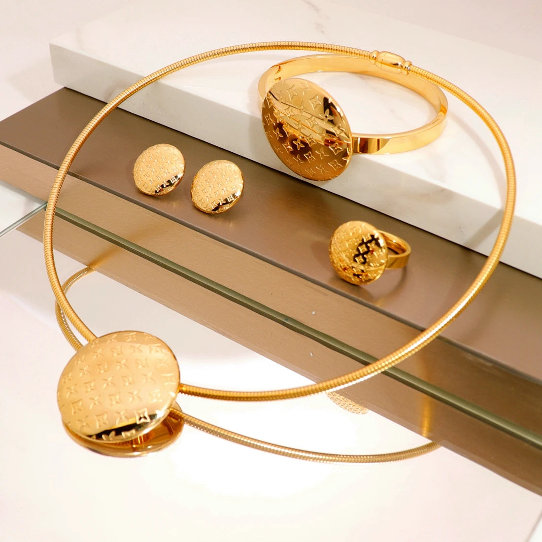 Guangzhou Gold Plated 18k Jewelry Wholesale Expandable Bangle Cheap Fashion Lady Mexico Engagement Round Drop Necklace