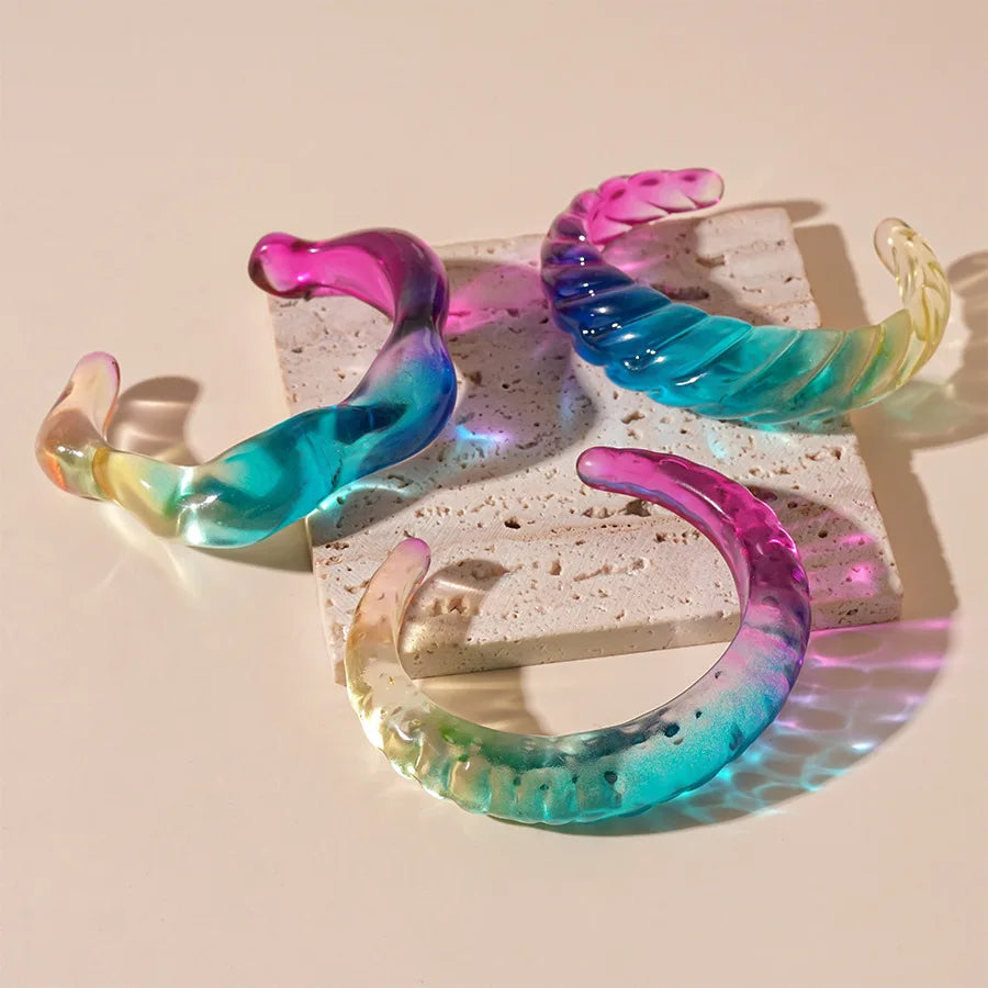 2025 New Arrival Colorful Neon Acrylic Irregular Opening Bracelet Big Plastic Women Twisted Acrylic Resin Cuff Bangles Bracelets