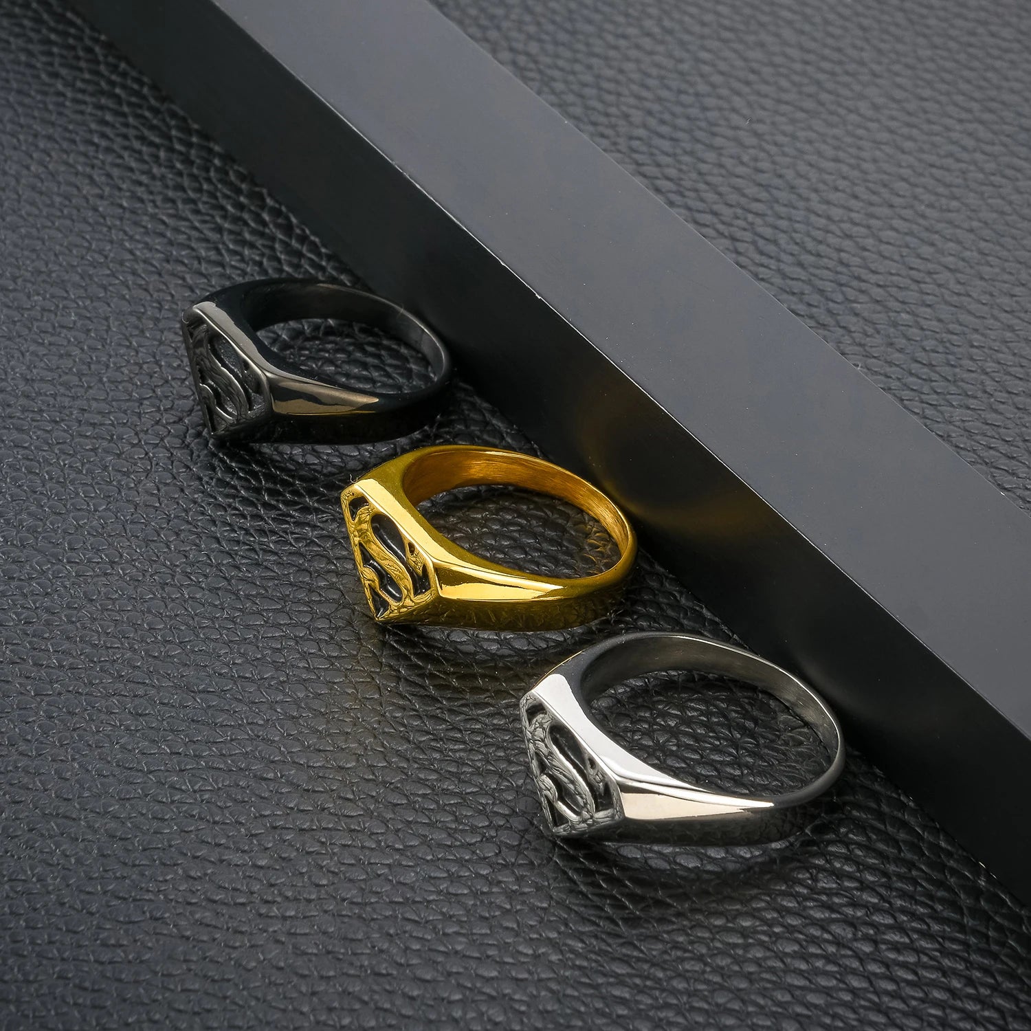 Hot Selling Custom Stainless Steel Men Rings Classic Superman Black Rings Jewelry