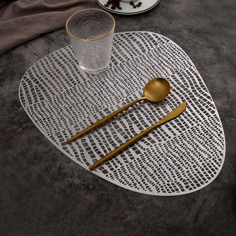 Hot Sale PVC Vinyl Metallic Oval Placemats Decorative Dinning Table Mats Luxury Placemats Quilted Placemat