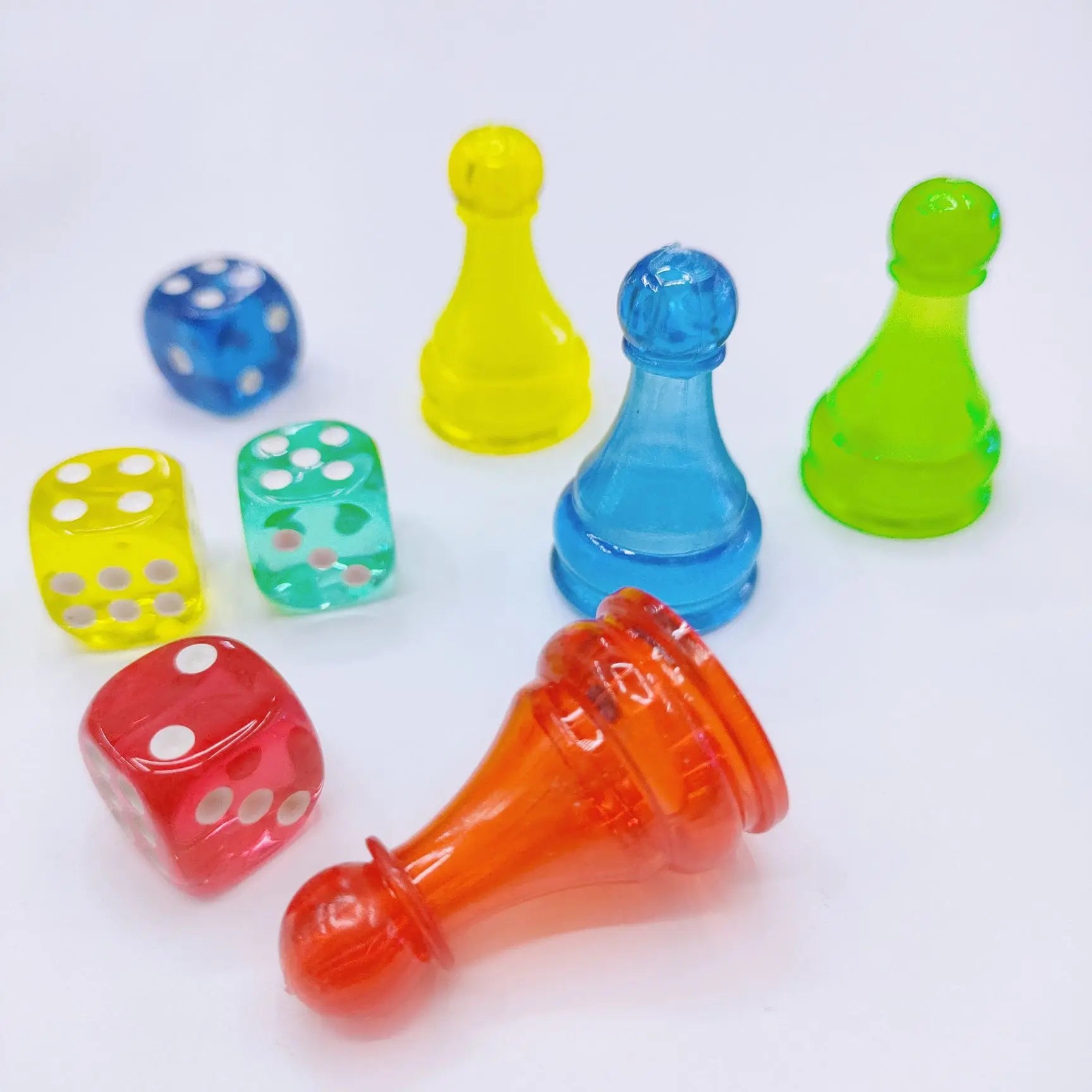 Deskjoy Bulk 1pc Multi-colored Plastic & Acrylic Pawns 35*21MM Customizable Tabletop Markers Chess Pieces for Board Games