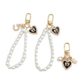 New Fashion Pearl Love Keychain Keychain Elegant Enamel Flower Keychain with Pearl for Women Bag Car Keys Pendant