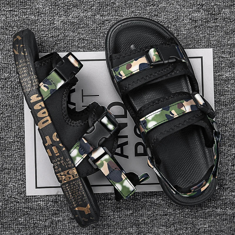 Wholesale Unisex Outdoor Fashion Sandal Comfortable Beach Sandal with Flat and Cushioning Features Evergreen for Winter
