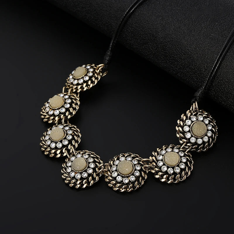 TongLing European Retro Rhinestone Short Necklace Female Vintage Charm Necklace for Party Anniversary