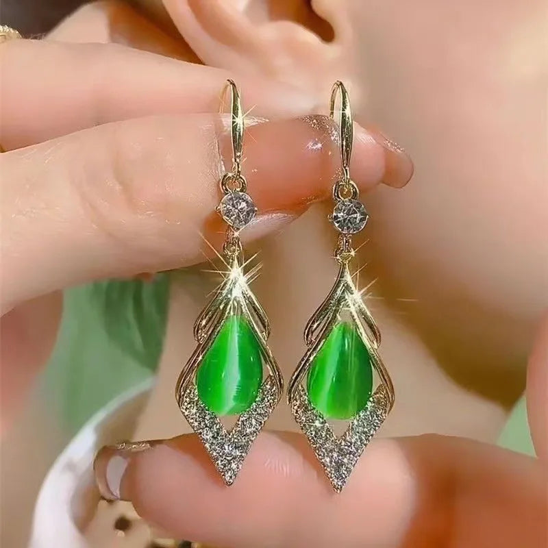 AA01239 Fashion Diamond Earrings Light Luxury Temperament Earring Delicate Wild Advanced Sense Ear Studs