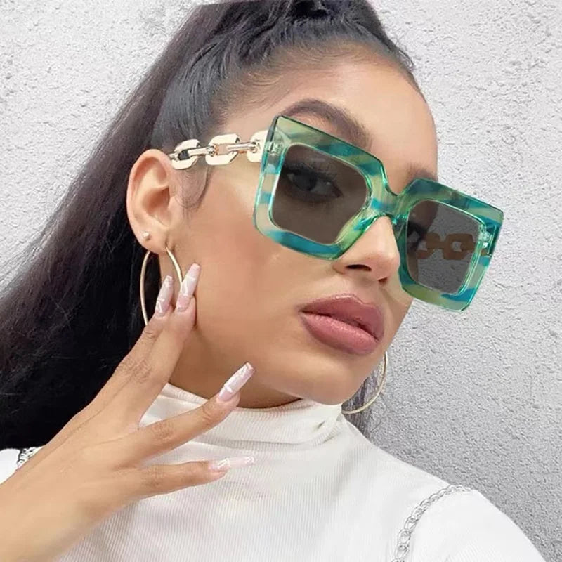 2023 Fashion Retro Personality Luxury Sunglasses Ladies Oversized Rectangle Frame Metal Hinge Sunglasses Chain Square Sunglasses