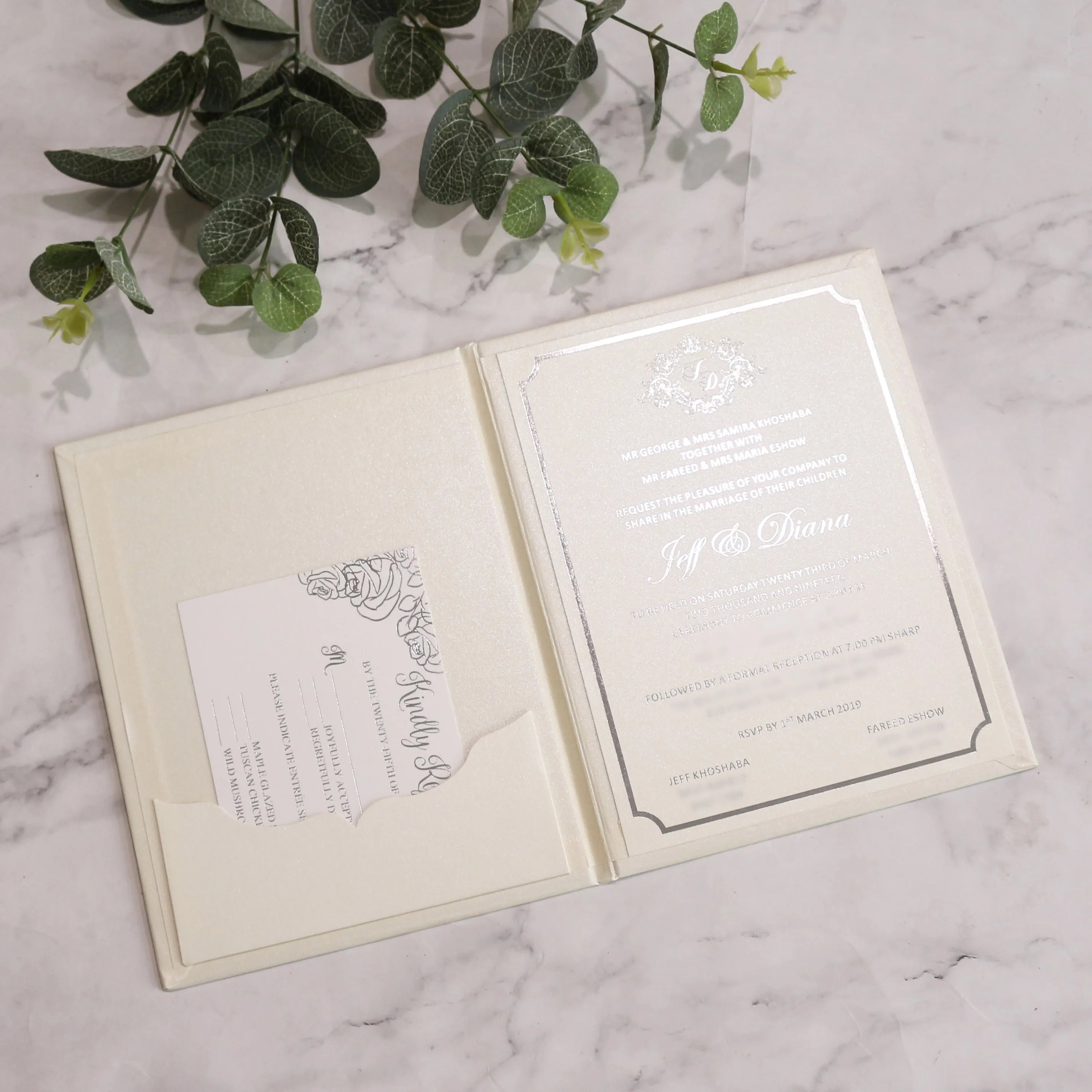 Hot Selling Romantic White Pearl Paper Hardcover Invitations Silver Foil Square Custom Logo Wedding Handmade Invitations Cards