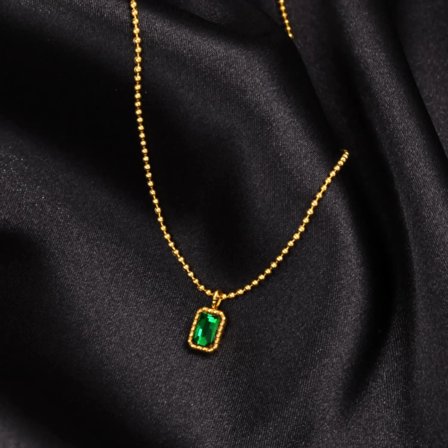 New Fashion Design Stainless Steel CZ Emerald Classic Pendant Chain Necklace Women NC-984