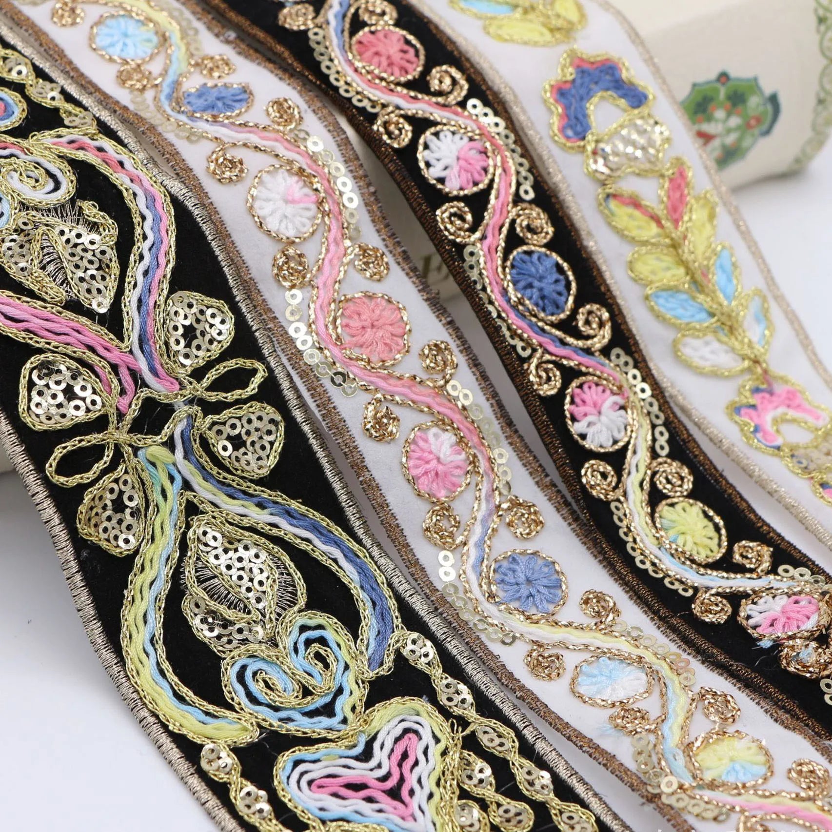 Deepeel RD139 3.3CM DIY Hat Garment Sewing Accessories Polyester Sequin Embroidered Webbing