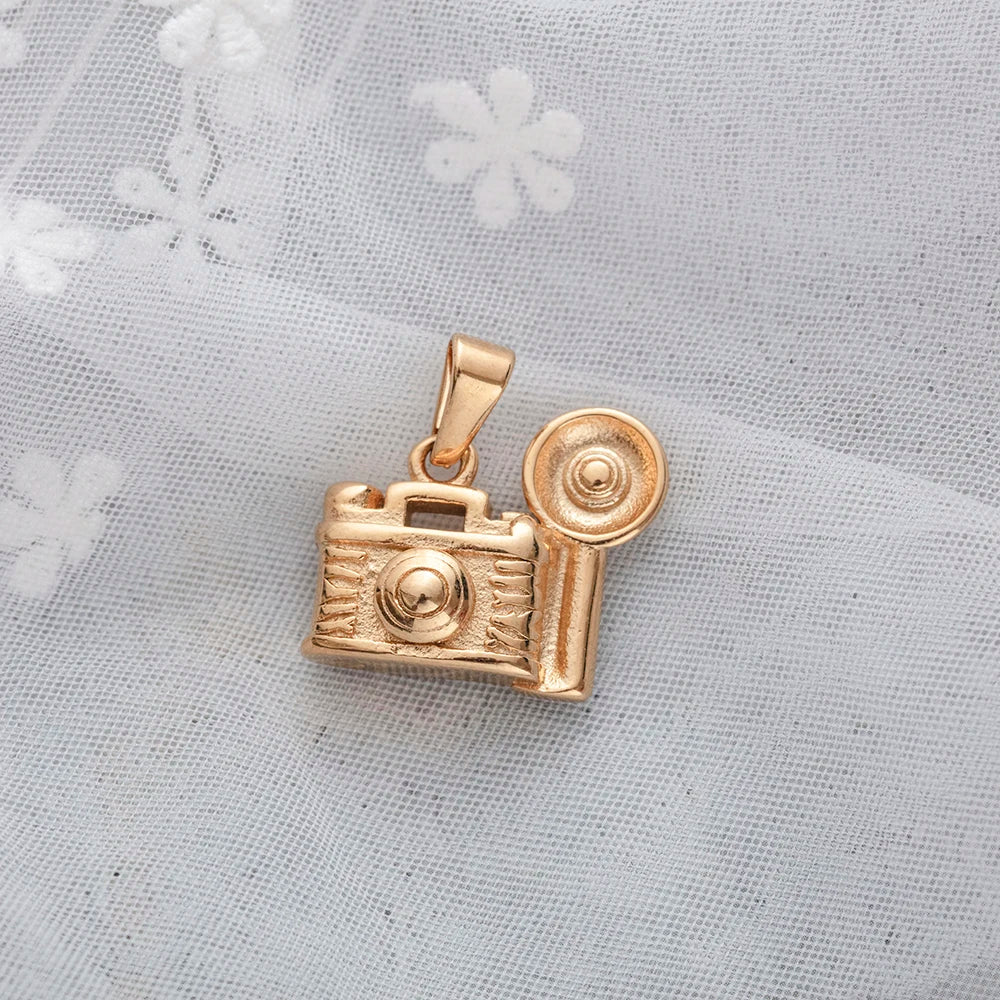 2023 New Fashion 18K Gold Color Plated Stainless Steel Unique Camera Charm Pendant Wholesale Jewelry Hot Style Pendant