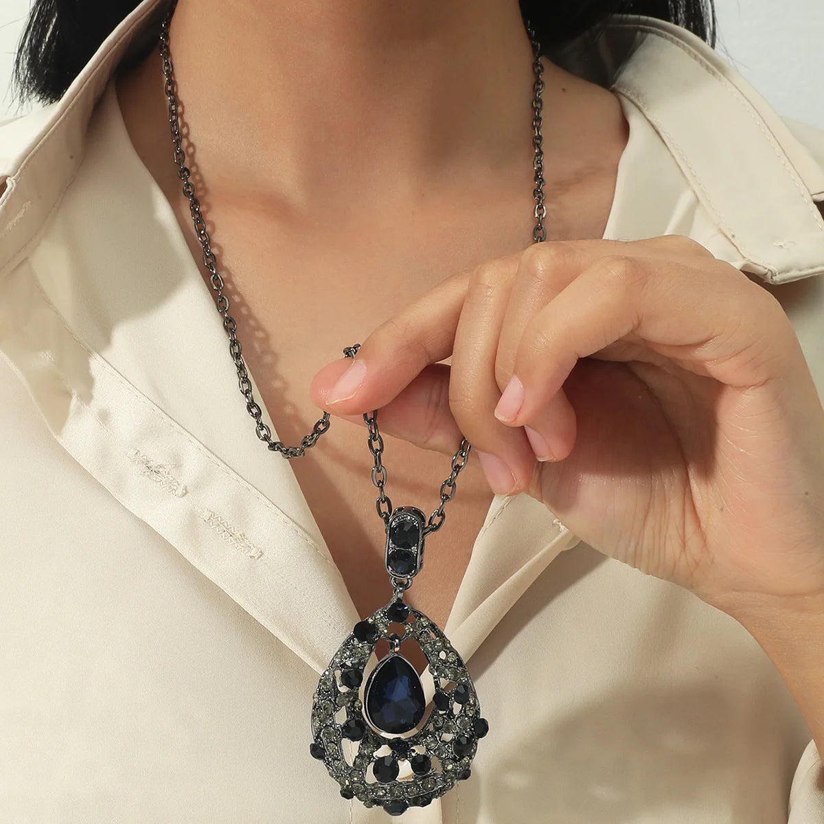 Fashion Classic Water Drop Long Necklace Luxury Vintage Cheap Necklaces Charm Women Jewelry Necklace