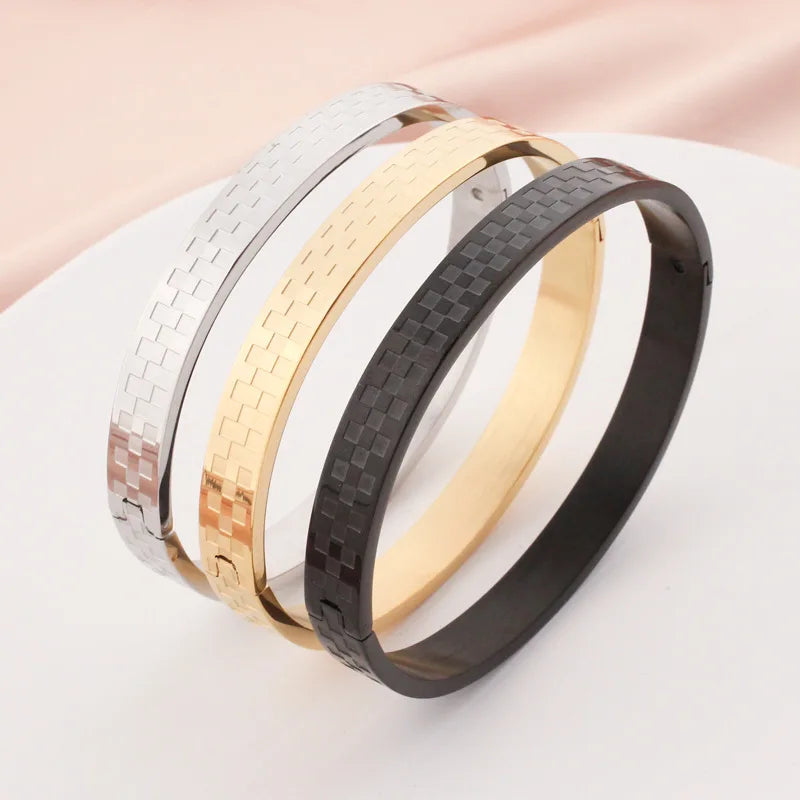 Couple Romantic Plaid Bracelet Titanium Steel Egg-shaped Buckle Plaid Pattern Stainless Steel Bracelet Men