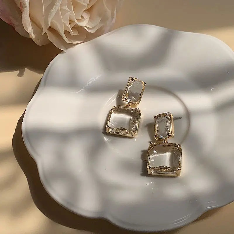 Vintage Square Shaped Dangle Earrings for Women Trendy Transparent Artificial Crystal Drop for Parties Made of Alloy