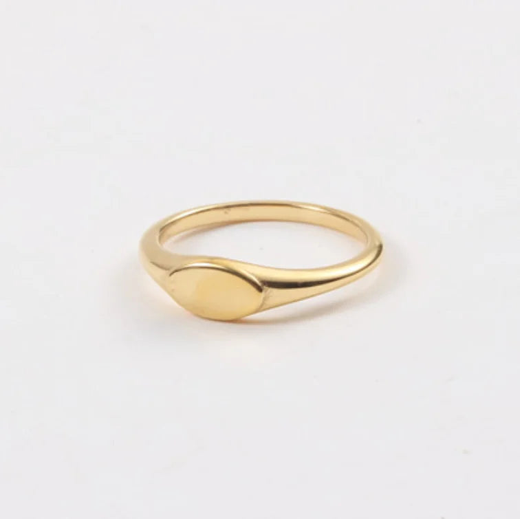 Wholesale Custom Engravable 18K Gold Plated Stainless Steel Oval Signet Rings for Women for Engagement Party Anniversary