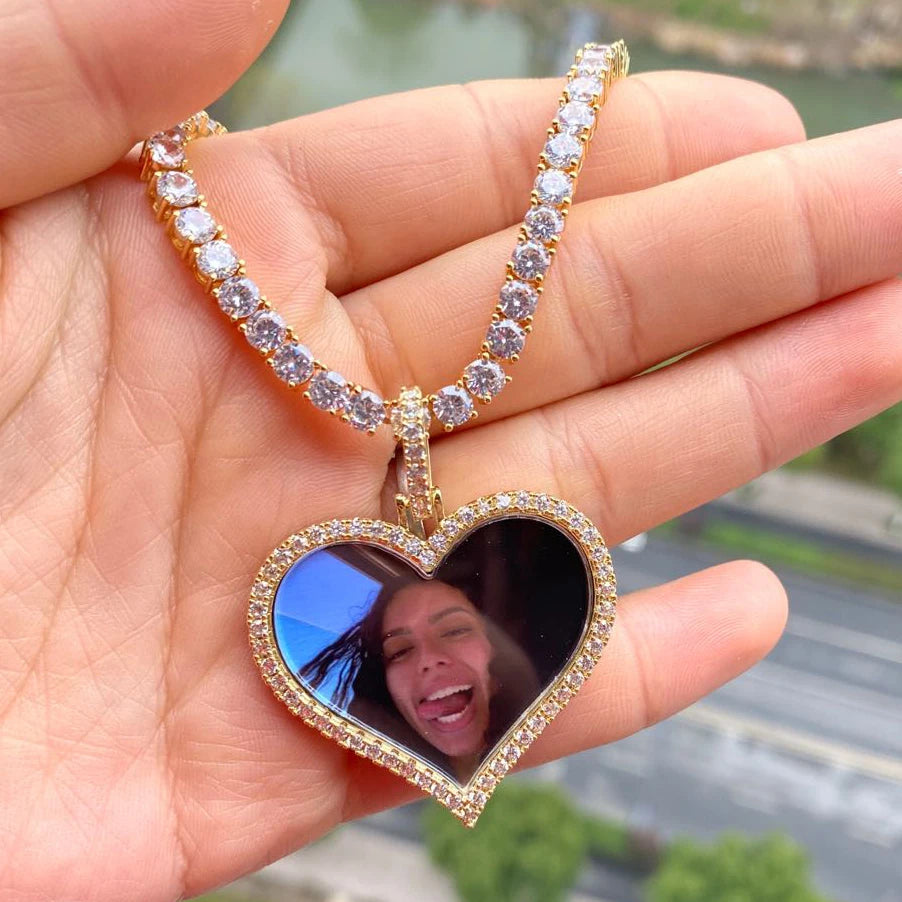 Custom Picture Photo Charm Pendant Wing Round Shape CZ Jewelry Crystal Photo Picture Frame Necklace Pendant