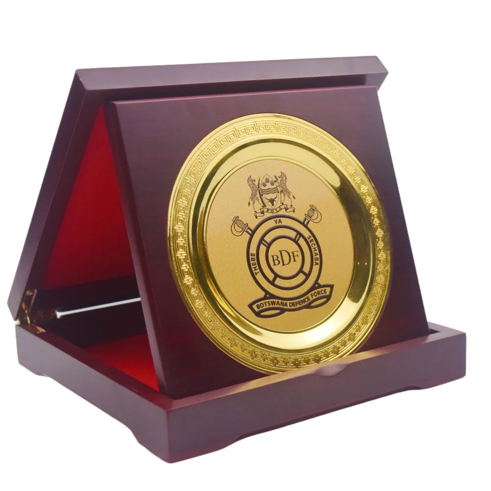 Custom Botswana Metal Trophy Souvenir Plate with Premium Wooden Box 3D Golden Commemorative Plate With Print logo on the Middle