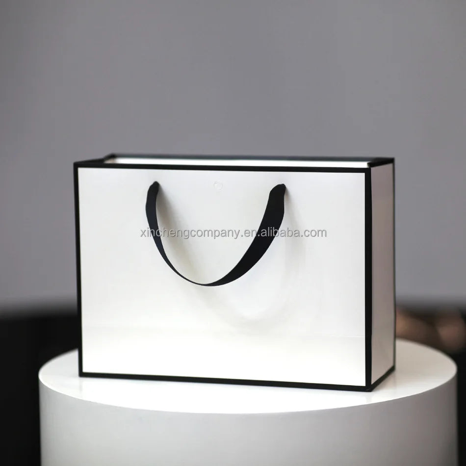 Good Quality  Gift Packaging Paper bag Custom Shopping Paper Bag With Your Own Logo White Black Brown Kraft Paper Bag
