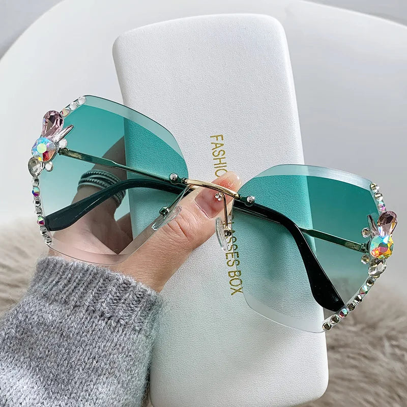 Hot Selling Custom Logo Vintage Sunglasses with Bling Rhinestones Diamond Rimless Metal Frame in Orange Green PC Sun Glasses