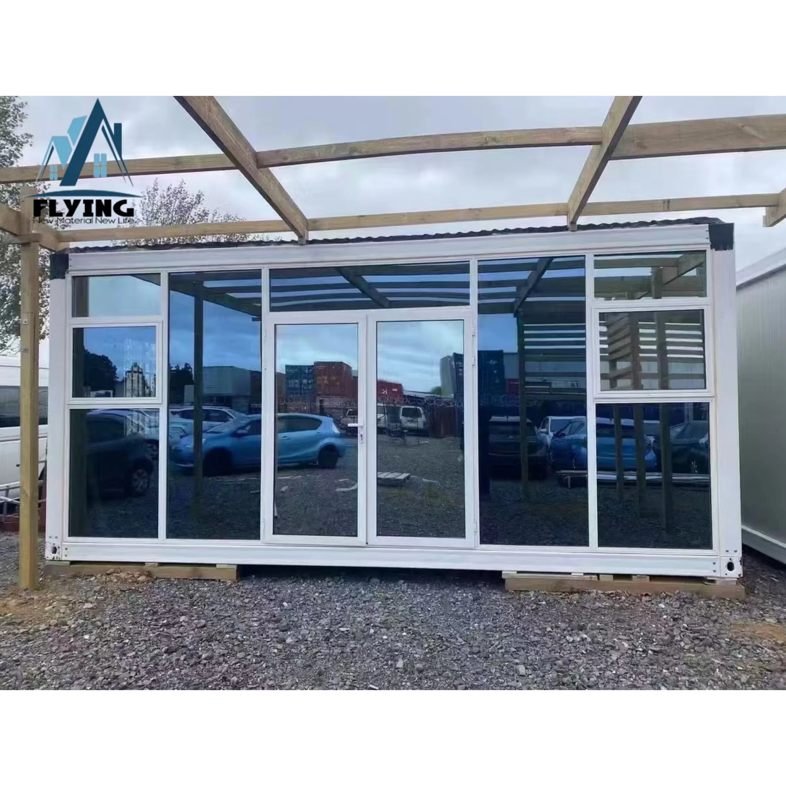 20ft 40ft Glass Prefabricated Mini Container House 2-3 Bedroom Tiny Home Living Office Shop Hotel School Features for Bathroom