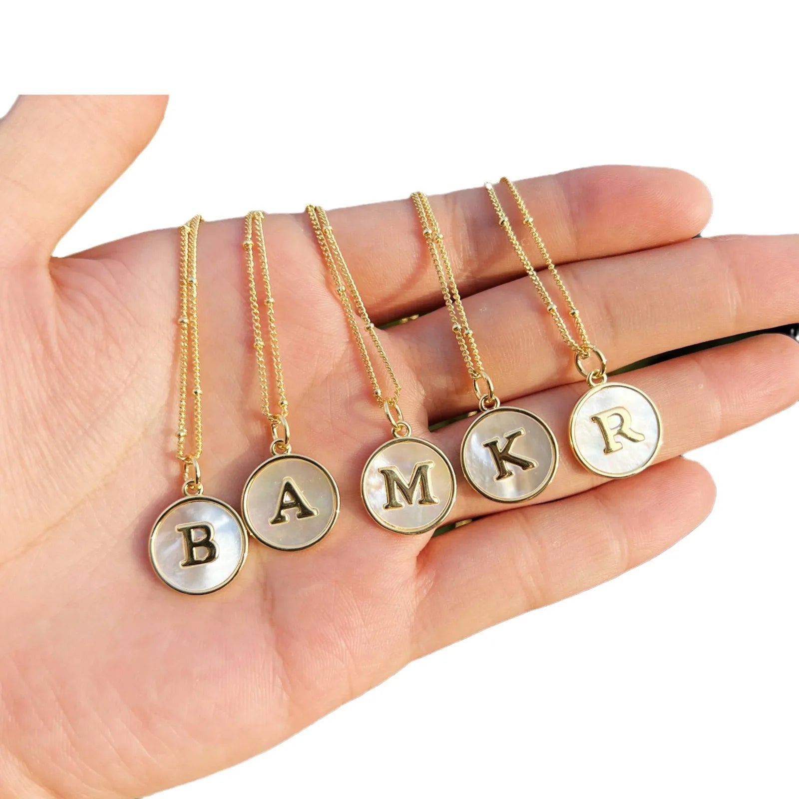 26 Initial A-Z Letters White Round Shell Pendant for Necklace Bracelet Jewelry Accessories
