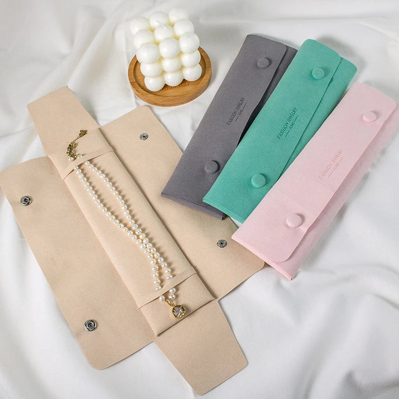 Custom Luxury Suede Microfiber Jewelry Case Debossed Design Necklace Gift Packaging Pendant Display Pouch Organizer