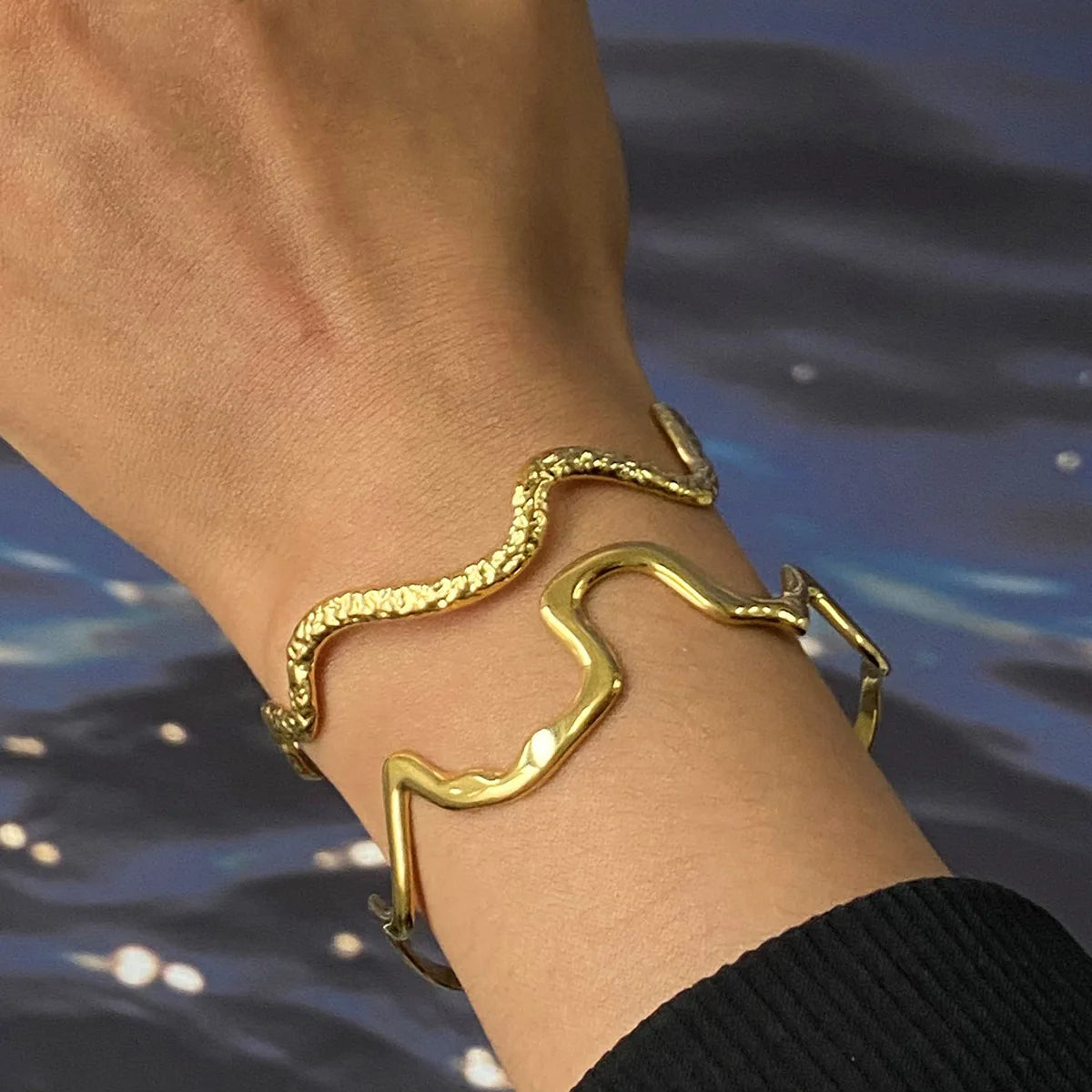Jewelry 18K Gold Plated Wave Bracelets Gift Stainless Steel Twist Wavy Cuff Bangle for Women