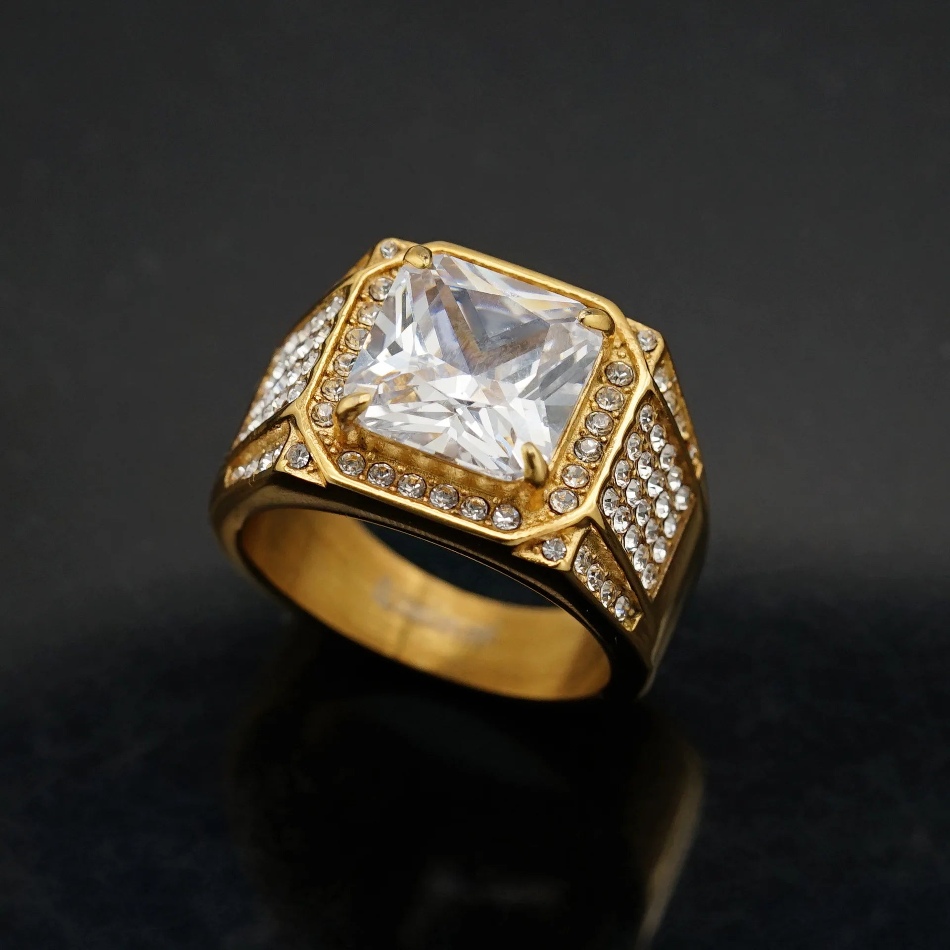 European New Design Fashion Stainless Steel Jewelry Micro Inlaid Bling Bling Rhinestone 316L Stainless Steel Finger Ring Men
