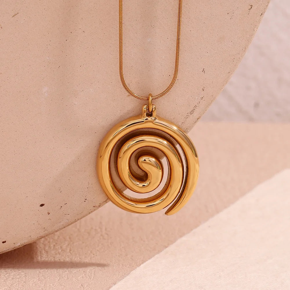 Dreamshow Waterproof Jewelry Vortex Snake Chain Pendant Necklace Gold Plated 316L Stainless Steel Jewelry