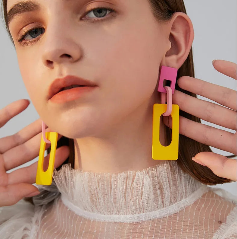 European Style Popular New Exaggerated Fashion Color Acrylic Geometric Stud Earrings Women Earring 2023 Wholesale