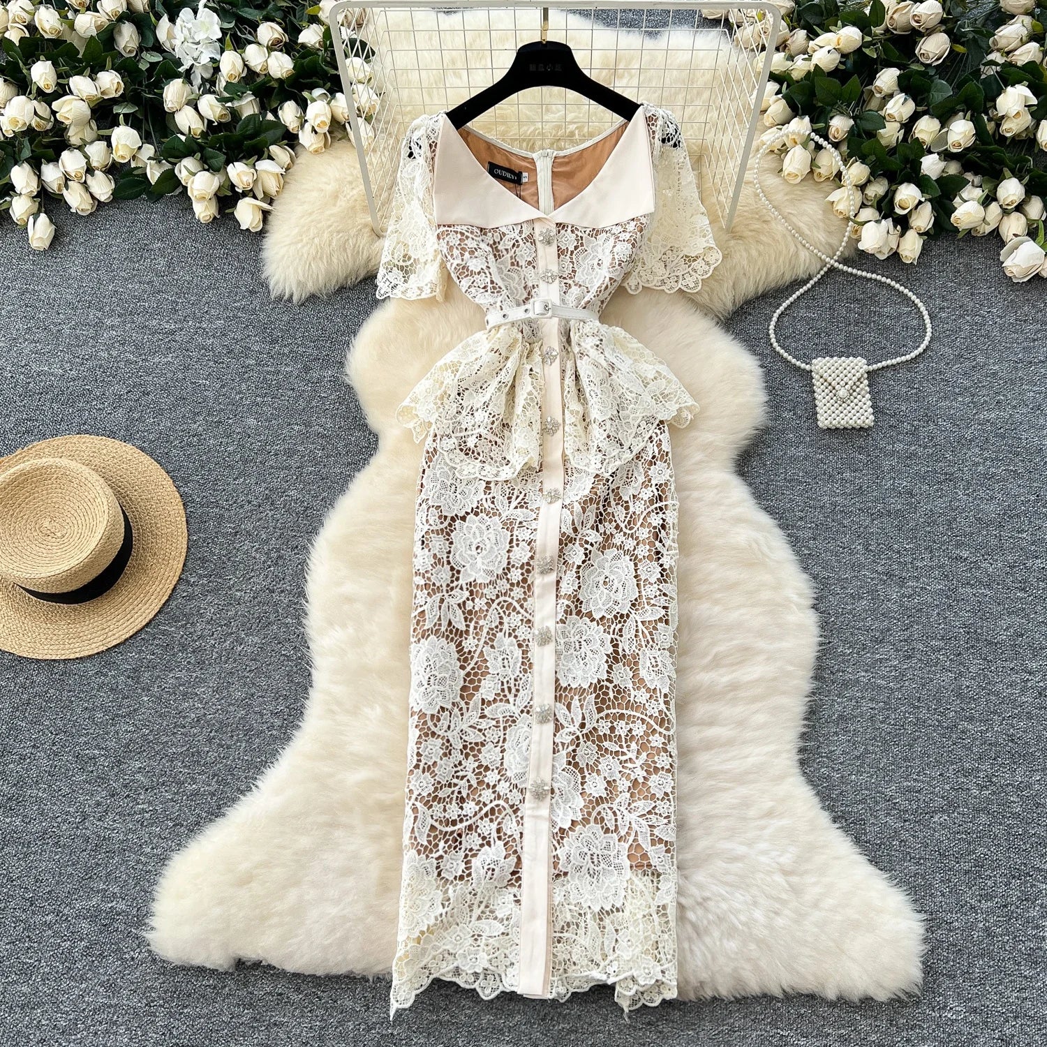Women's French Elegant Diamonds Slim Short Sleeve Hollow Out Lace Dresses