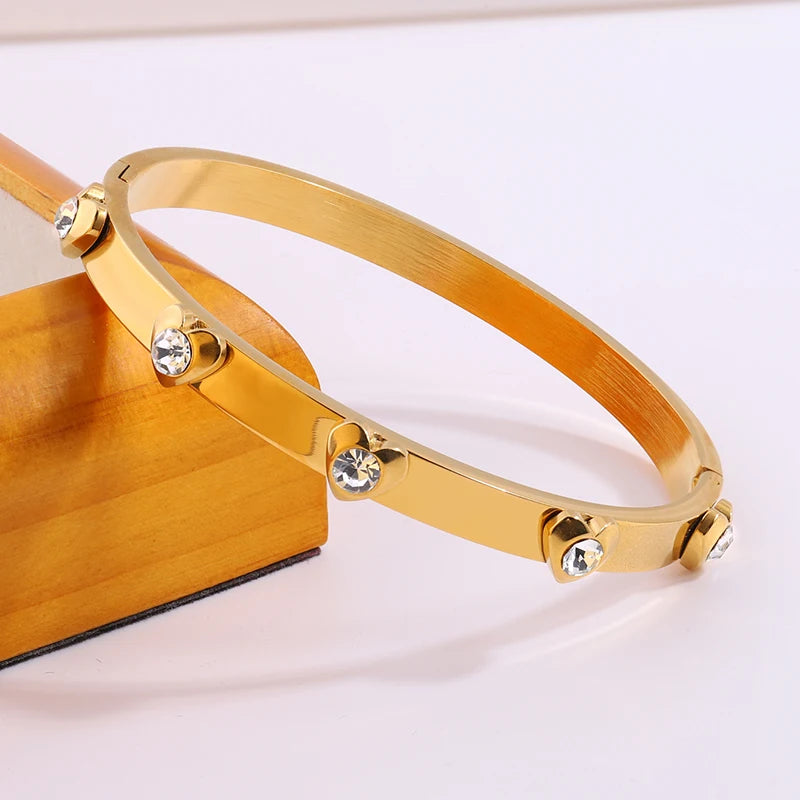 Fashion Light Luxury Not Fade Bracelet Titanium Steel Bracelet Love Heart Micro Diamond Stainless Steel Bangles Women