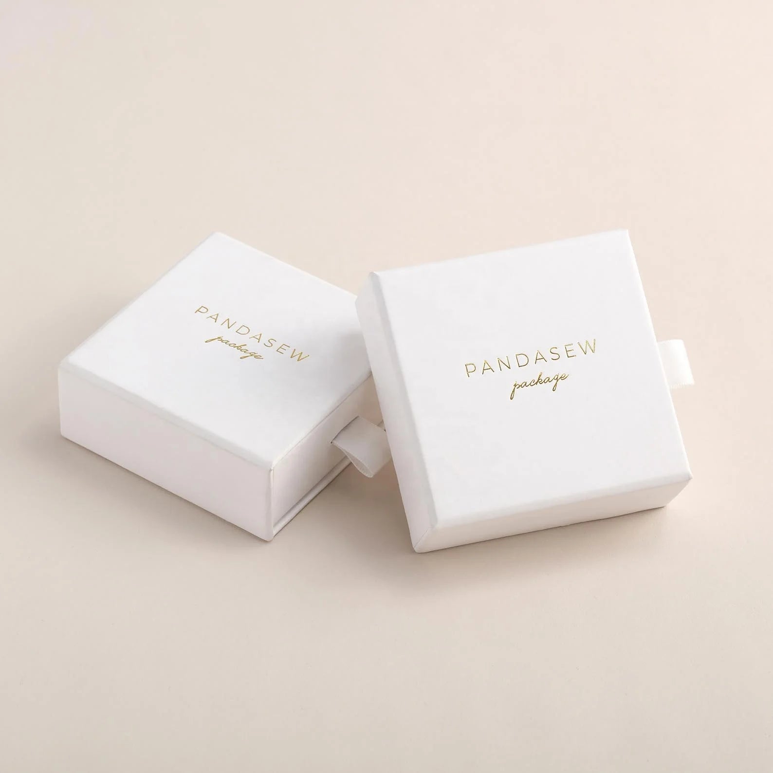 PandaSew Luxury White Cardboard  Paper Bracelet Necklace Jewelry Boxes Packaging with Custom Logo